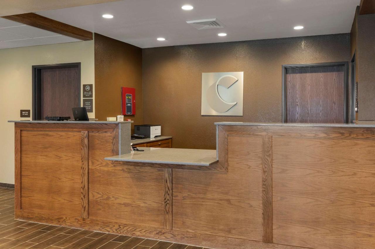 Comfort & Dfw West Hotel 3*