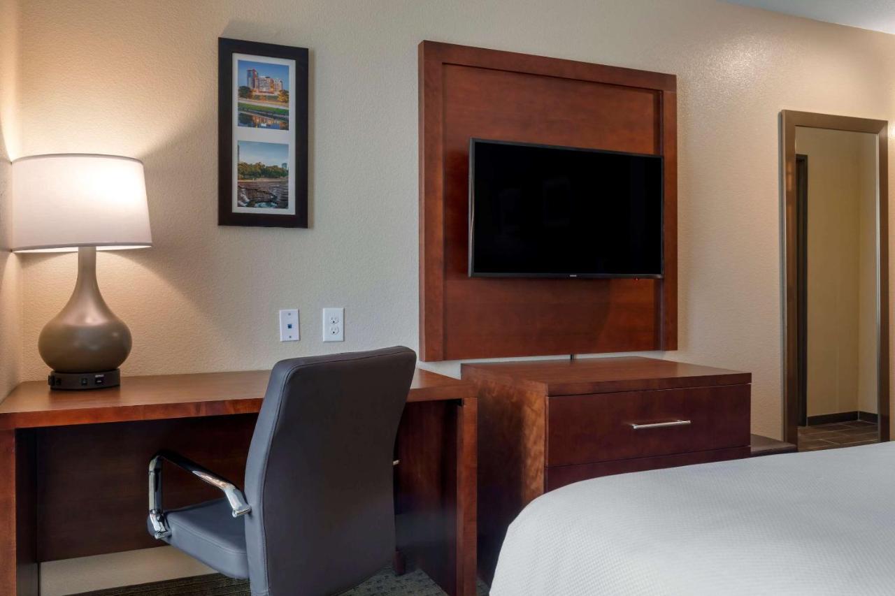 Comfort & Dfw West 3*